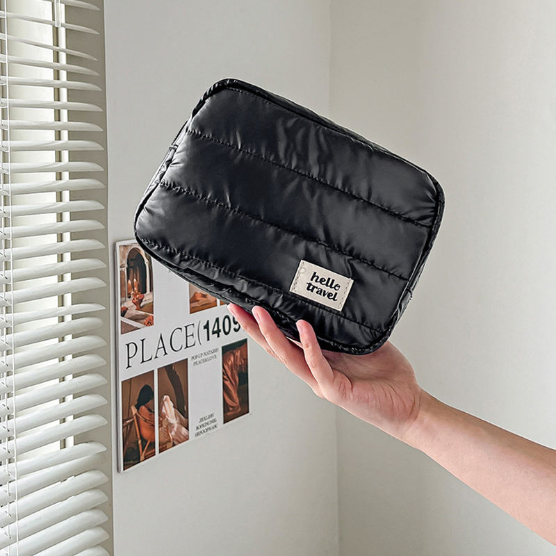 Professional Makeup Bag Supplier Tycoon White Black Cosmetic Storage Pouch Waterproof Toiletry Organizer Bag for Travel
